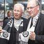 Als Fußballfreunde beim ÖFB-Cupfinale in Klagenfurt: Erzbischof Lackner, Bischof Schwarz