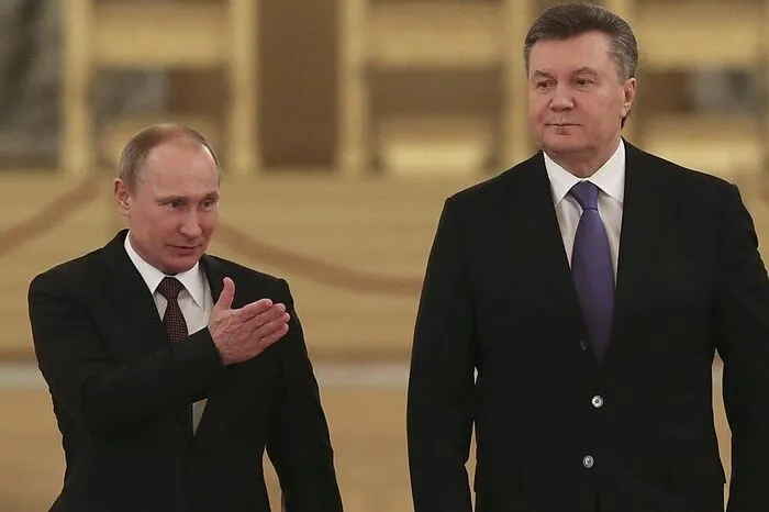 Auf die Minute genau vier Stunden hat Putin den ukrainischen Präsidenten Viktor Janukowitsch warten lassen, als er ihn 2012 - zwei Jahre vor der Krimkrise - besucht hat.