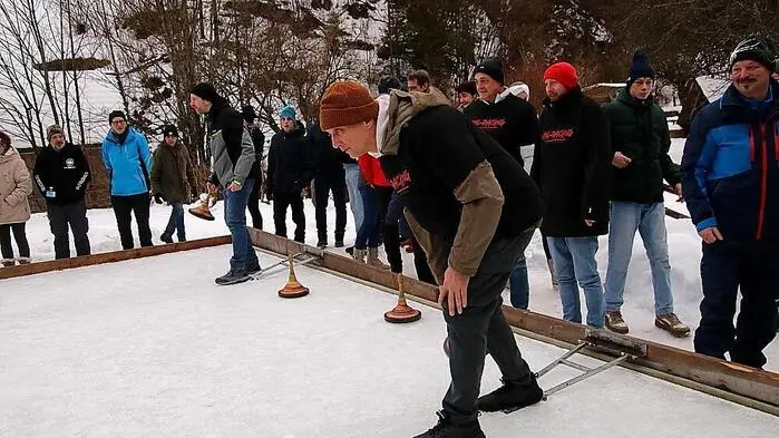 Hoch her geht es alljährlich bei den Dorfmeisterschaften in Salla, Gemeinde Maria Lankowitz. Dieses Turnier hat in Salla bereits eine lange Tradition, heuer erfolgte die 33. Auflage.