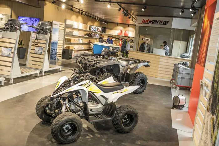 Am Freitag wurde auch die Eröffnung der Kärntner Yamaha-Welt gefeiert. Das Sortiment wurde unter anderem um Quads (ATV, im Bild), Waverunners, Schlauchboote und Golfwagen erweitert.