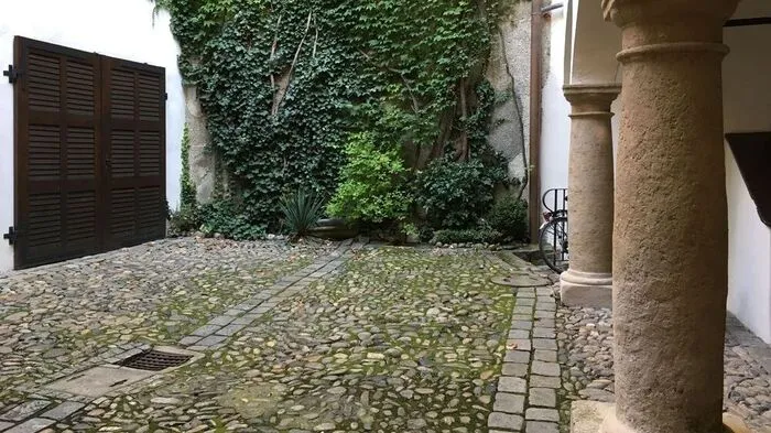 So mancher kurze Blick in die Grazer Innenhöfe kann sich lohnen