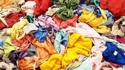 Nur drei neue Kleidungsstücke sollte man pro Jahr kaufen - im Sinne des Klimaschutzes