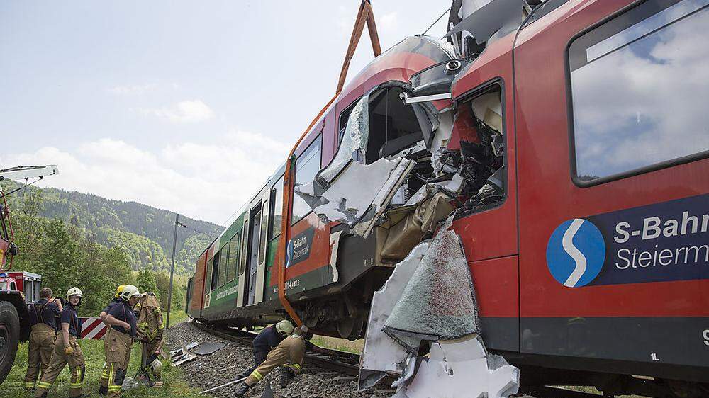 Der Frontalzusammenstoß zweier Lokalzüge bei Übelbach forderte zwei Todesopfer