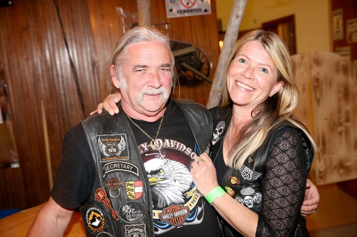 Klar, dass an diesem Abend flotte Saloon-Girls und Cowboys nicht nur auf der Tanzfläche anzutreffen waren. 
