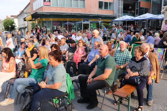 Klicken Sie sich durch weitere Bilder.