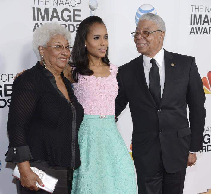 Kerry Washington mit ihrer Mutter Valerie und ihrem Vater Earl (2013)