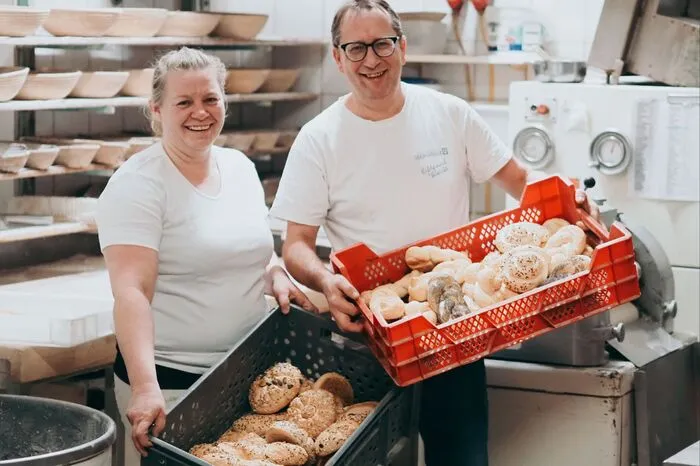 Ihr Chef, Peter Unterberger, und sie sind ein eingespieltes Team.