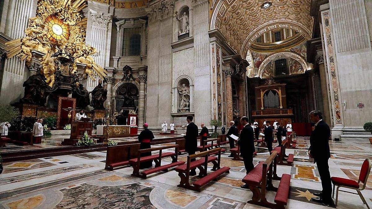 Abendmesse im Petersdom