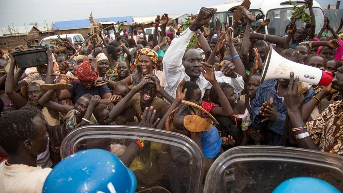 Krankheit und Krieg: Im Kongo schwelt ein Konflikt zwischen  Milizen und Regierungstruppe.