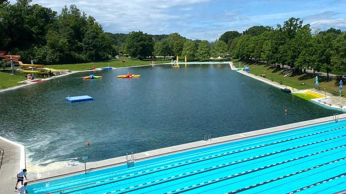 Das Freibad Fürstenfeld startete am Feiertag "Christi Himmelfahrt"...