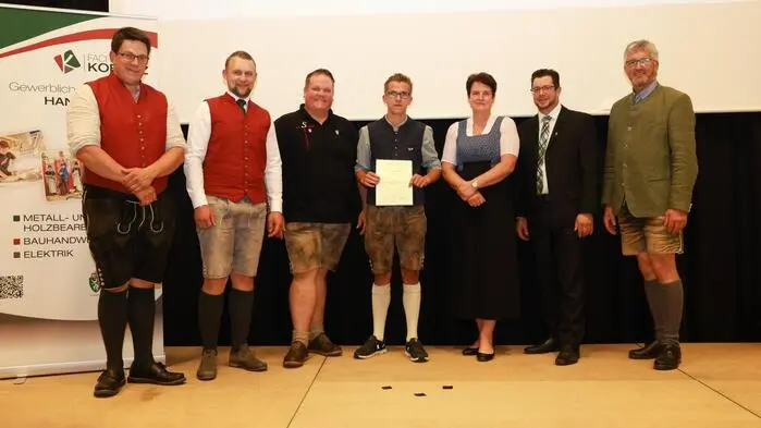 Die Fachschule Kobenz verabschiedete die Absolventinnen und Absolventen des 51. Betriebsleiterlehrgangs sowie des 8. Agrarbasislehrgangs im Rahmen einer feierlichen Abschlussveranstaltung.