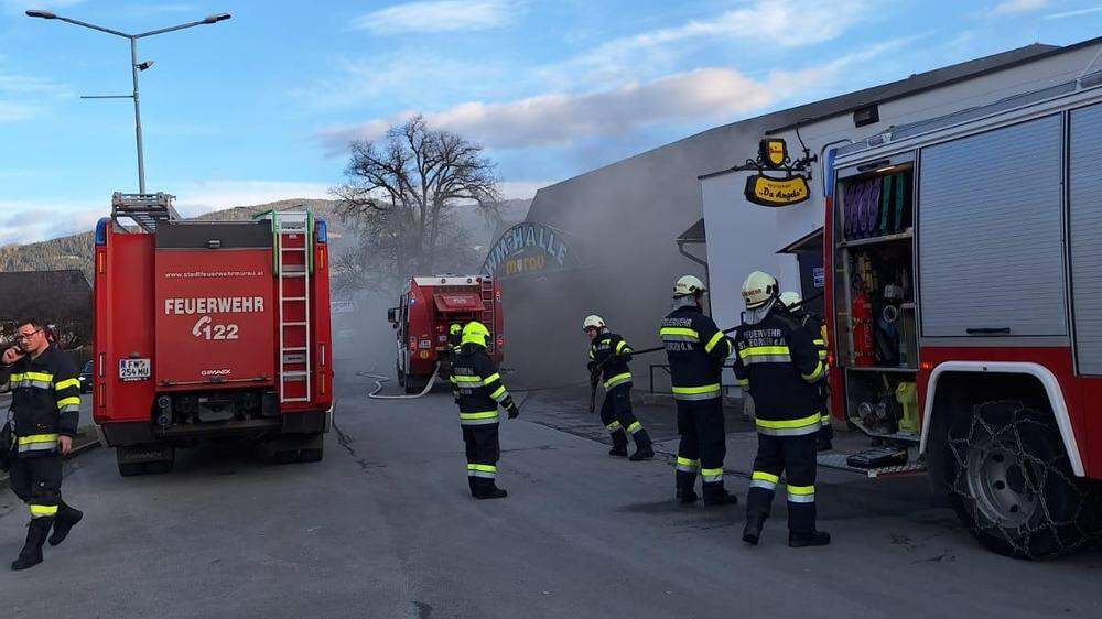 30 Feuerwehrleute bekamen den Brand rasch in den Griff