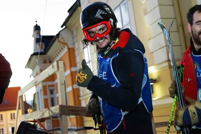 20 Sportler zeigten ihre besten Sprünge und so einige Stürze.