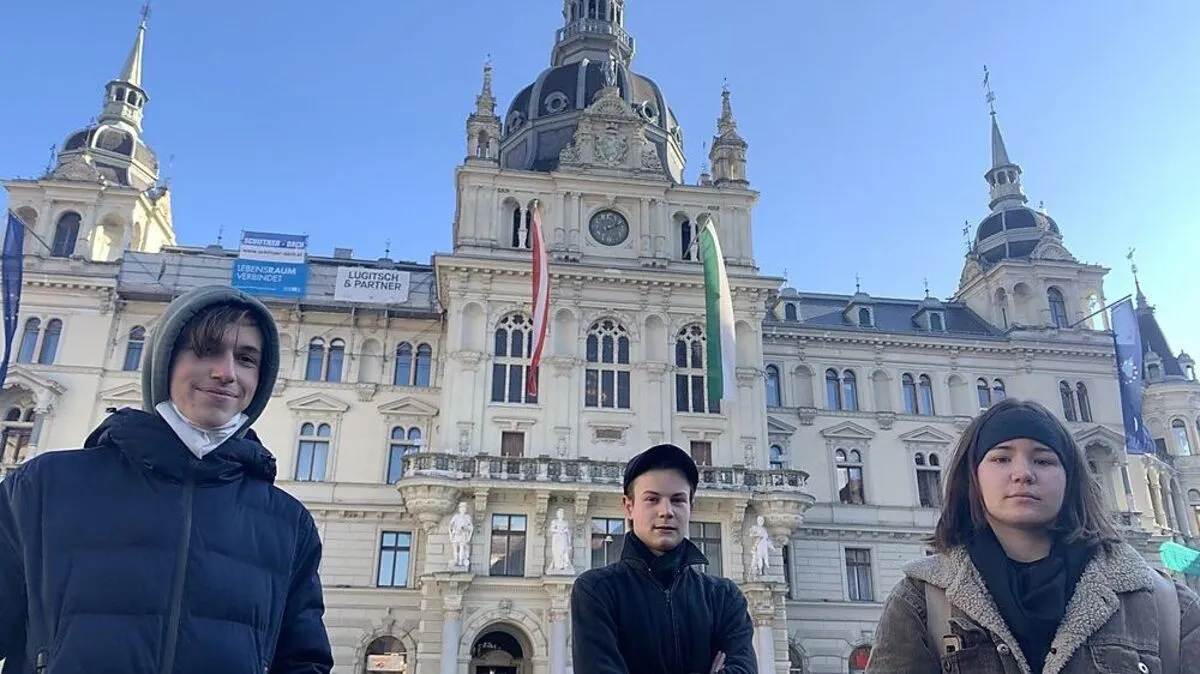 Sie kämpfen weiter für Fridays for Future: Florian, Milan und Caroline.