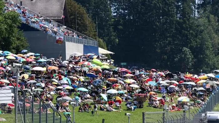 Volle Stehplätze schon am Vormittag
