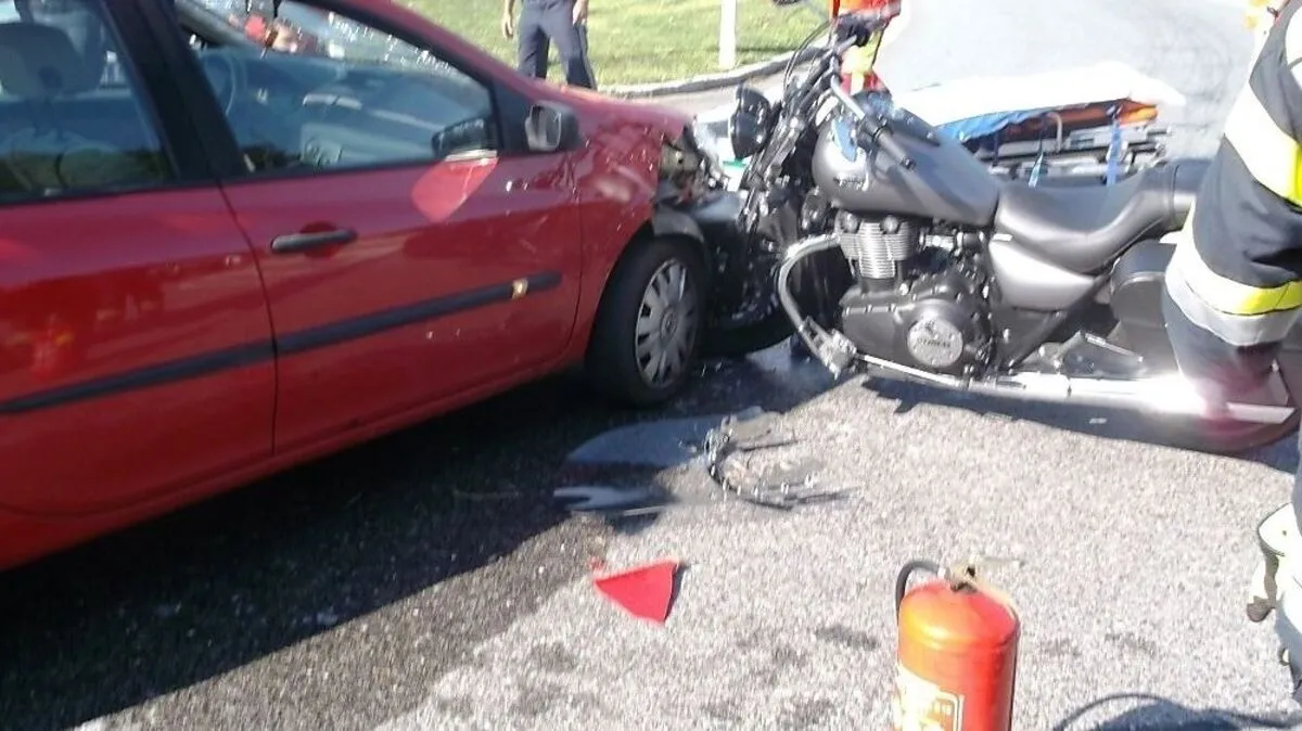Der Unfall forderte drei Leichtverletzte
