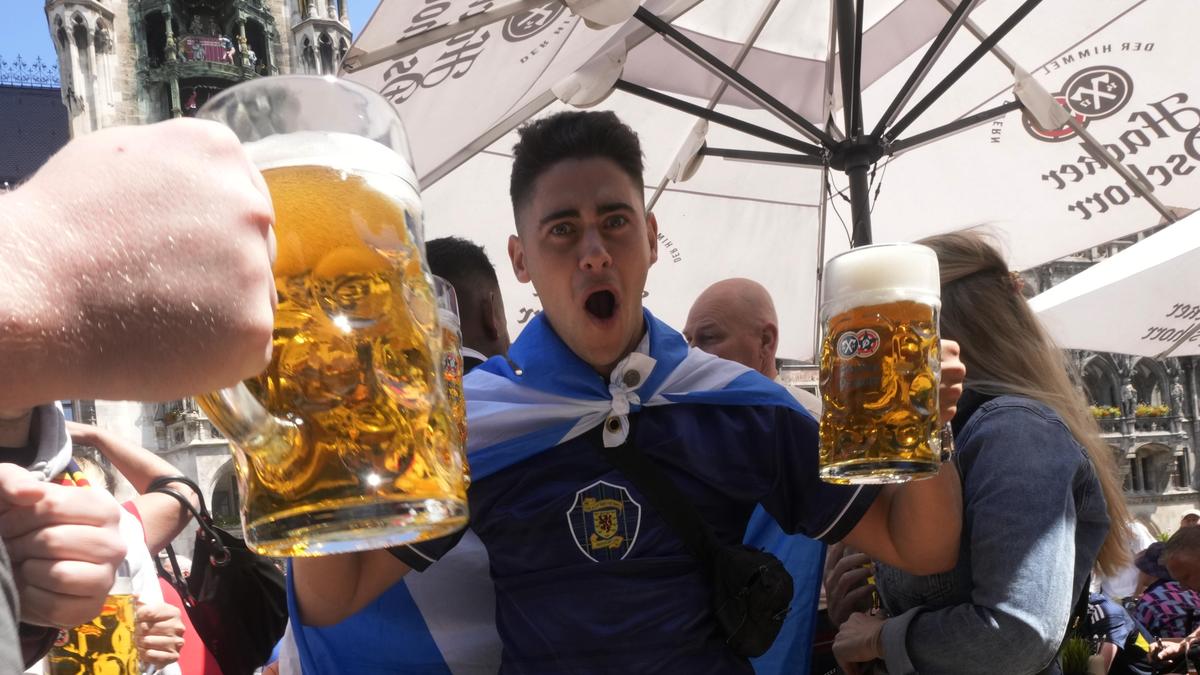 Auf dem Münchner Marienplatz stimmten sich die schottischen Fans auf das EM-Auftaktmatch gegen Deutschland ein