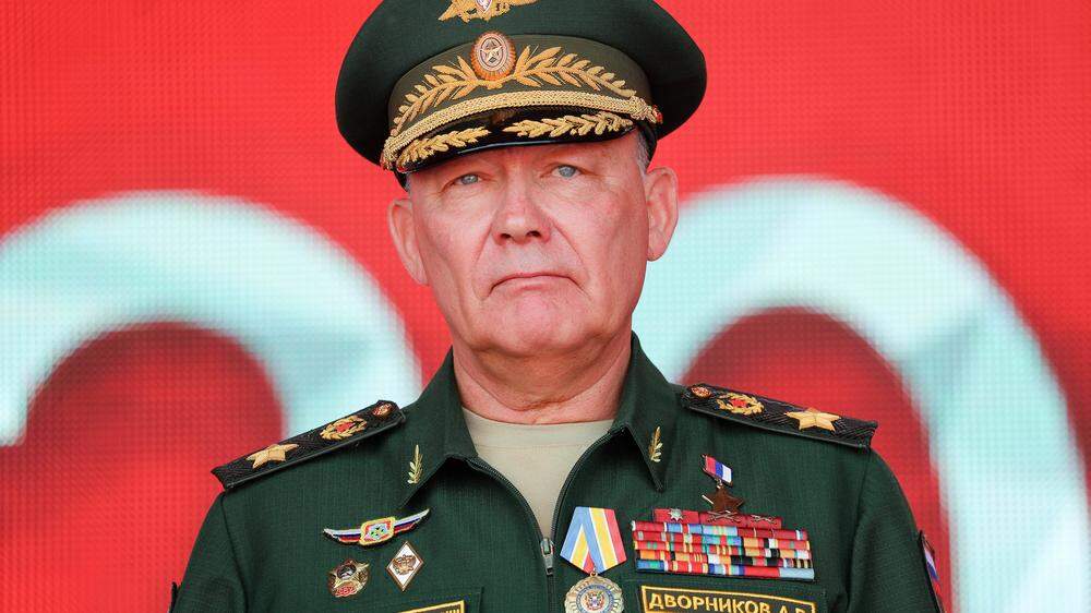Dwornikow gilt als General der „alten Schule“, entschied sich schon in seiner Jugend für eine Militärlaufbahn.