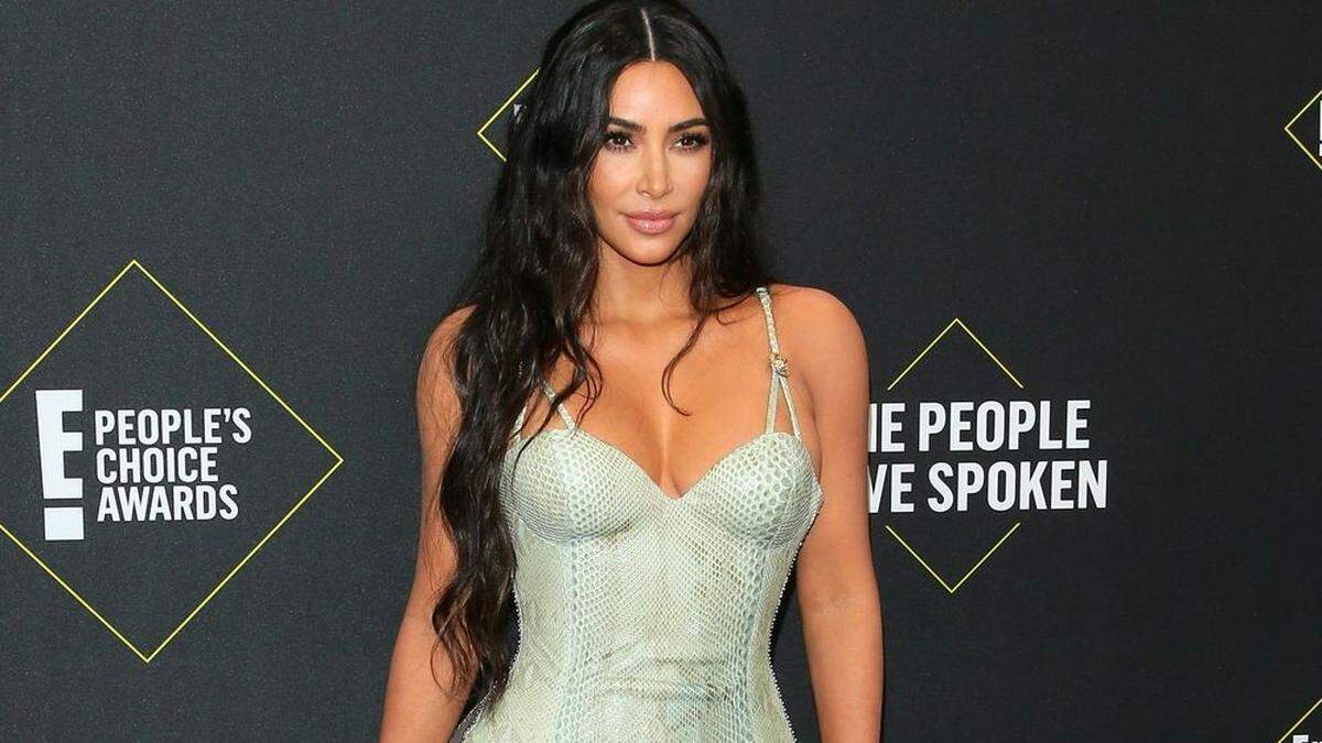 Kim Kardashian musste für ein Passfoto herhalten