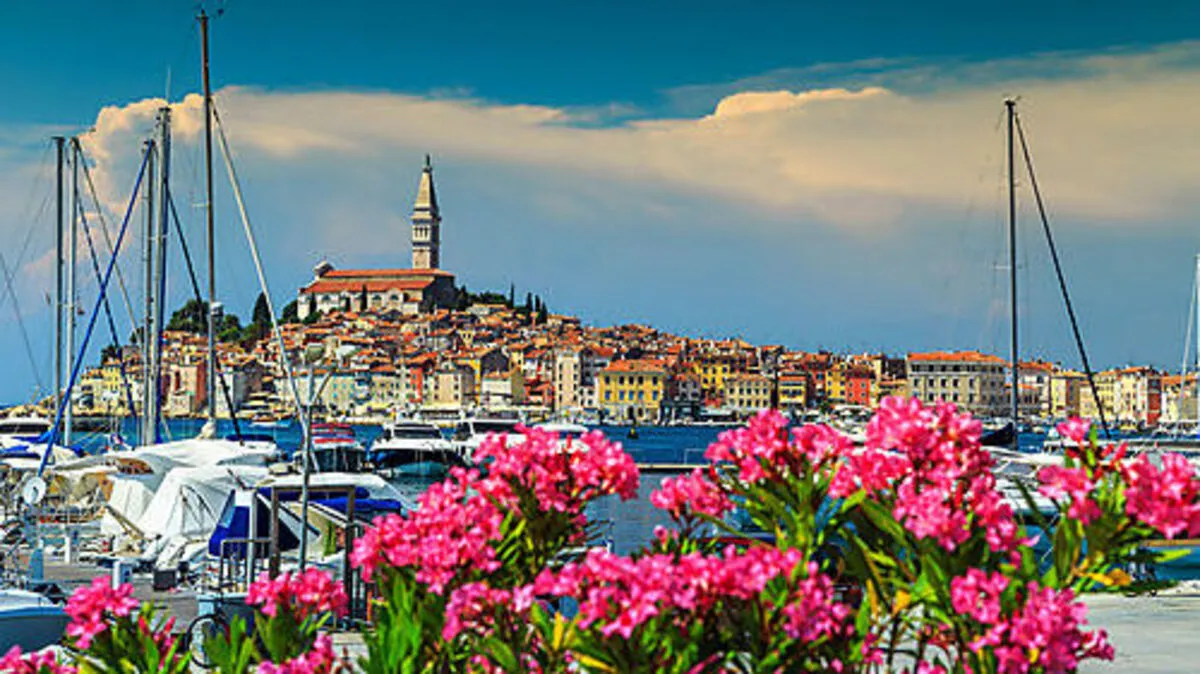 Kroatien (hier Rovinj) ist eines der beliebtesten Reiseländer der Österreicher