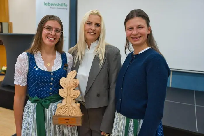 Award-Verleihung: Alexandra Moitzi, Sandra Rinofner und Magdalena Steinberger