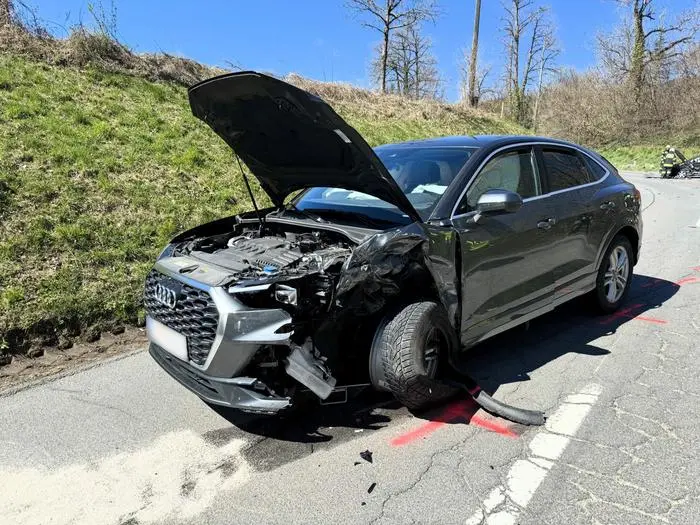 Der Unfallwagen wurde zur Seite geschleudert