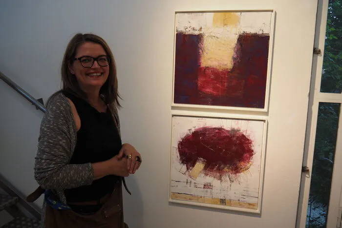 Die Themenwahl zur Sommerausstellung in der Galerie der Berufsvereinigung Bildender Künstler Österreichs war frei, allerdings nur aktuelle Arbeiten zugelassen. Die Hälfte der Skulpturen und Bilder ist aus dem Vorjahr, die andere Hälfte von heuer.