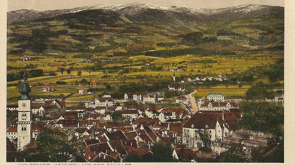 Seltene Perspektive: eine Ansicht von Wolfsberg mit der Saualpe im Hintergrund im Jahr 1919   