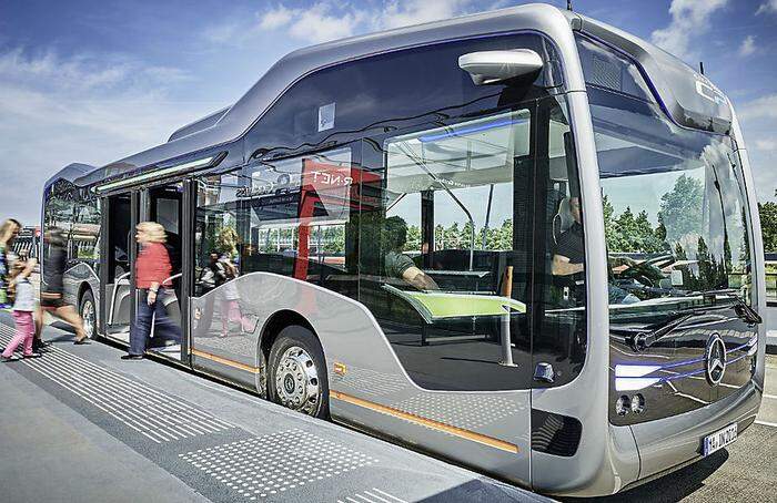 Mercedes testet in Amsterdam bereits einen autom fahrenden Bus
