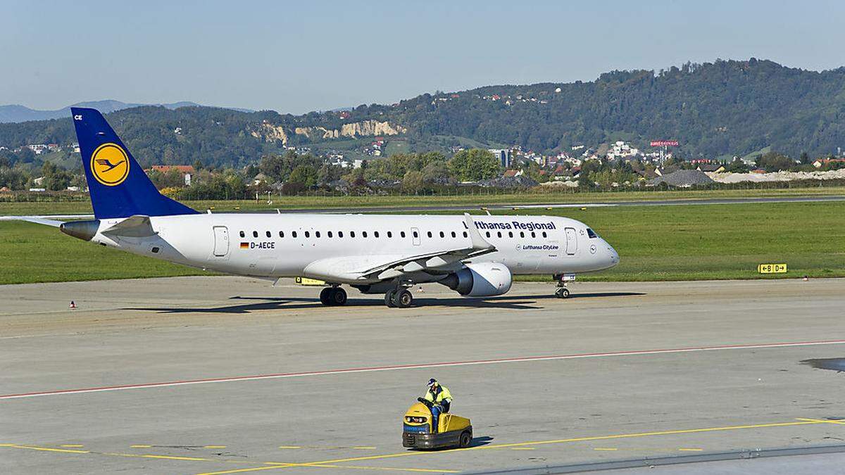 Ein Lufthansa-Regional-Flugzeug am Grazer Flughafen