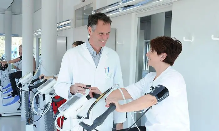 Michael Muntean leitet seit August 2019 das Humanomend-Kur- und Rehabzentrum in Althofen. Der gebürtige Steirer ist Facharzt für Lungenkrankheiten. 