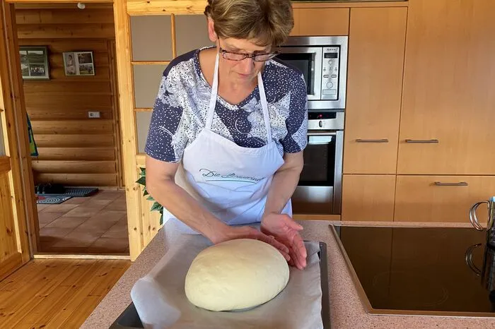 Wichtig, ist, dass der Germteig immer wieder Zeit "zum Rasten" hat.
