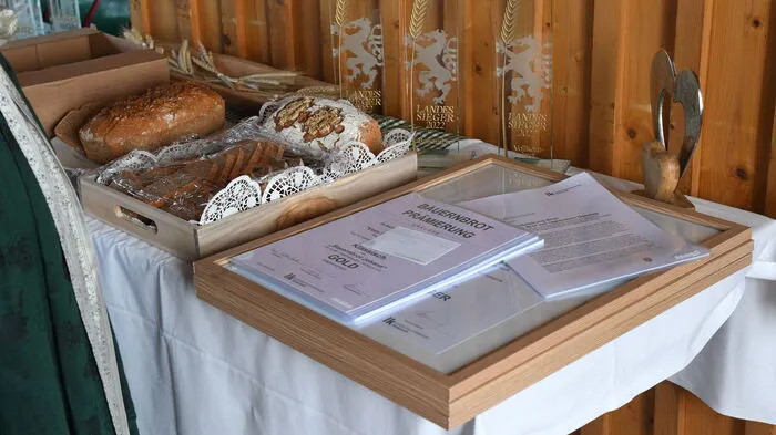 Am Weinhof Posch in Gschmaier wurde die Landesbrotprämierung für den Bezirk Weiz vorgenommen.