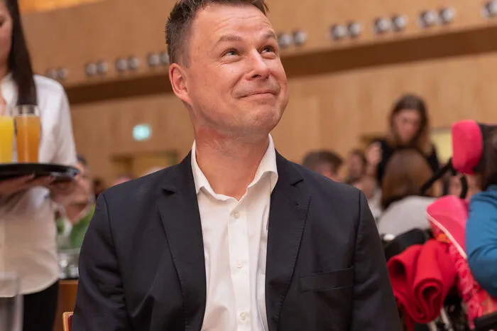 Die Idee zum Ball stammt von Herbert Winterleitner, der mit dem Verein "Soziale Projekte Steiermark" mittlerweile zahlreiche Projekte auf die Beine gestellt hat, die die Inklusion groß schreiben.