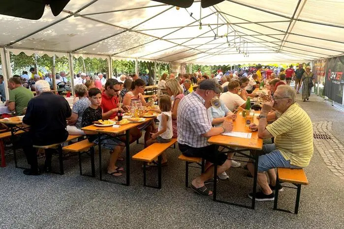 ... gab es ein umfangreiches Rahmenprogramm mit Festgottesdienst, Frühschoppen, Kinderprogramm, RC-Car-Show und großer Schlussverlosung.