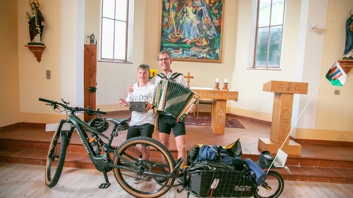 Vor seiner Abreise bekam Andreas Nagl noch einen Segen.
