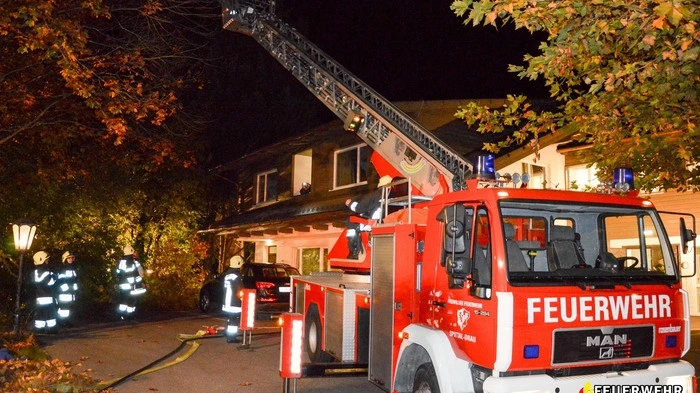Mit sieben Fahrzeugen und 45 Einsatzkräften beübte die Feuerwehr Spittal einen Brandeinsatz in der Lebenswelt St. Antonius.