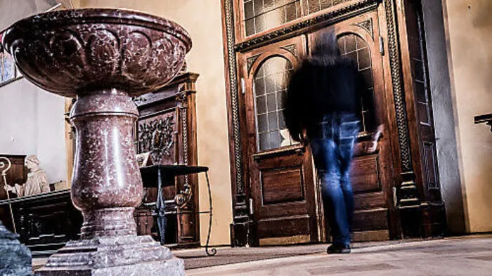 Immer mehr Gläubige kehren der Kirche den Rücken
