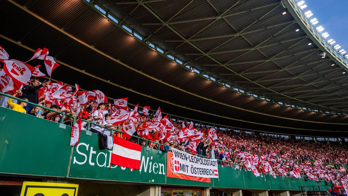Österreichische Fans beim Testspiel gegen Serbien