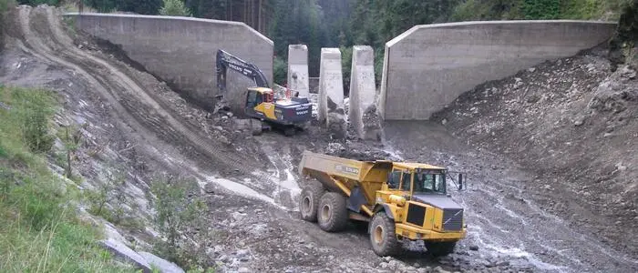 Aus dem Tiroler Gemeindeausgleichsfonds fließt auch Geld für den Hochwasserschutz (Symbolfoto)