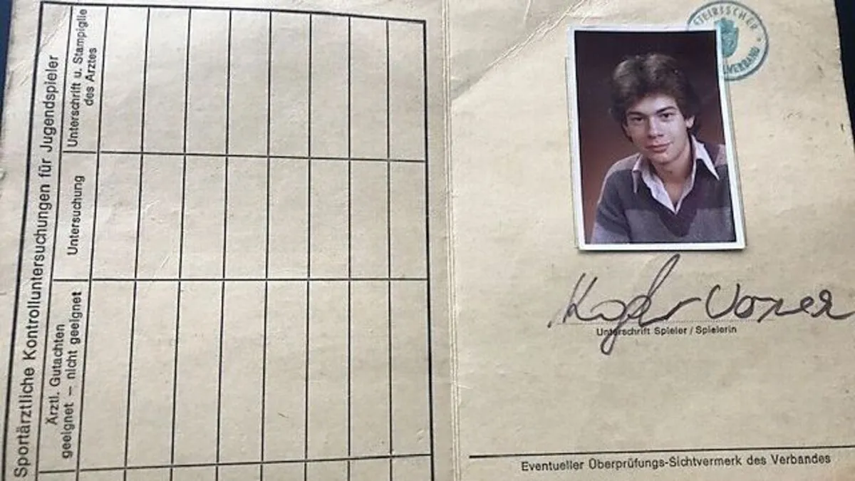 Der alte Spielerpass von Werner Kogler
