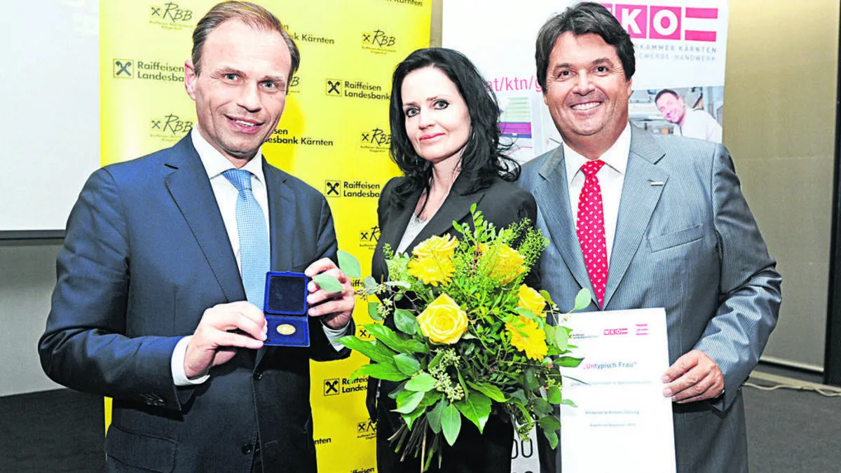 RLB-Vorstandssprecher Peter Gauper (links) und WK-Spartenobmann Klaus Peter Kronlechner mit Siegerin Silke Leschanz