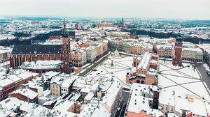 Der Hauptmarkt in Krakau ist mit einer Fläche von rund 40.000 m2 einer der größten mittelalterlichen Plätze in Europa