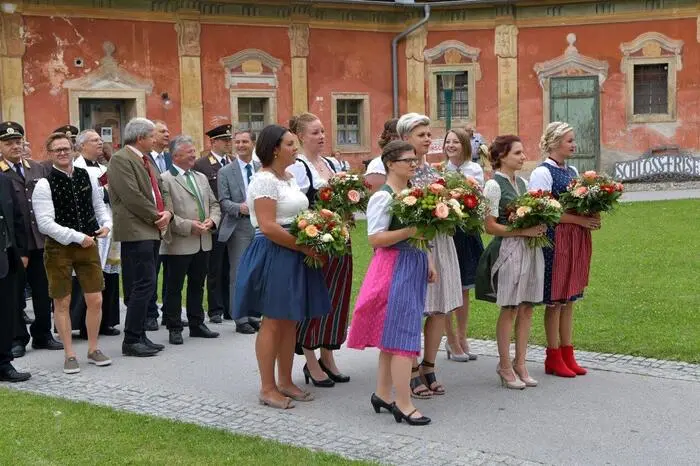 Klicken Sie sich bitte durch die weiteren Bilder!
