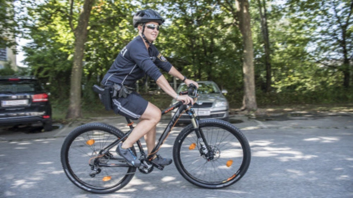 Insgesamt sind in Graz acht Polizistinnen und fünf Polizisten für die Fahrradpolizei im Einsatz.