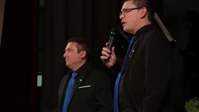 Organisator Christian Hödl und der Obmann Stellvertreter des TUS, Alois Nagl, begrüßten die Besucher des Balls in der Rosenhalle.
