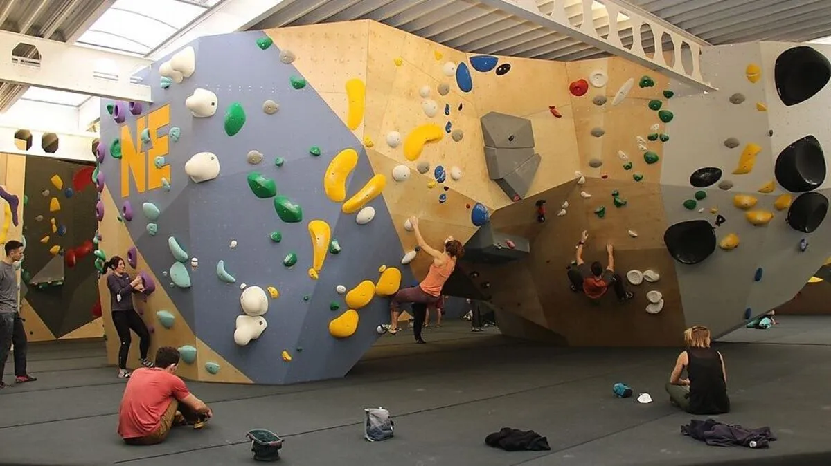 Schon am Eröffnungswochenende herrschte in der Boulderhalle emsiges Treiben