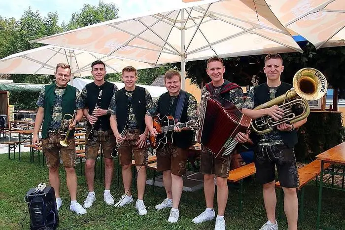 In weiterer Folge sorgten die Gruppen Ondrucka, Stainz 2/3, 5e Samma sowie Pagger & Guggi für Musik und tolle Stimmung.