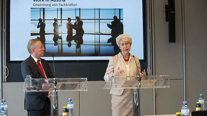 Ministerin Udolf-Strobl: "Wir brauchen qualifizierten Zuzug."