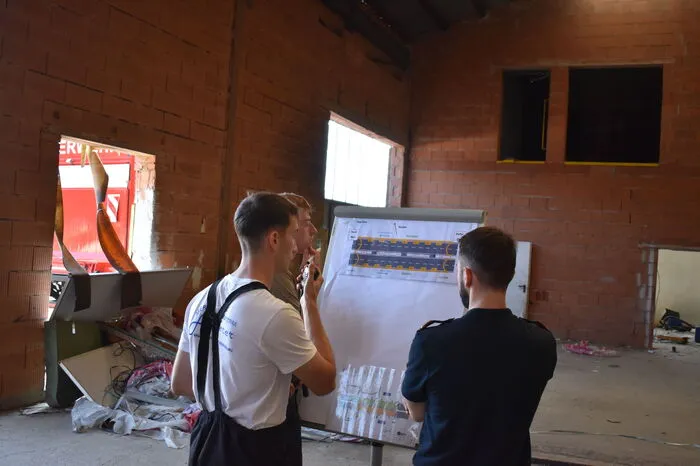 Die Übung teilte sich auf mehrere Stationen auf, und bot am ehemaligen Gelände der Firma Wienerberger die Möglichkeit sich praxisnah vorzubereiten. 